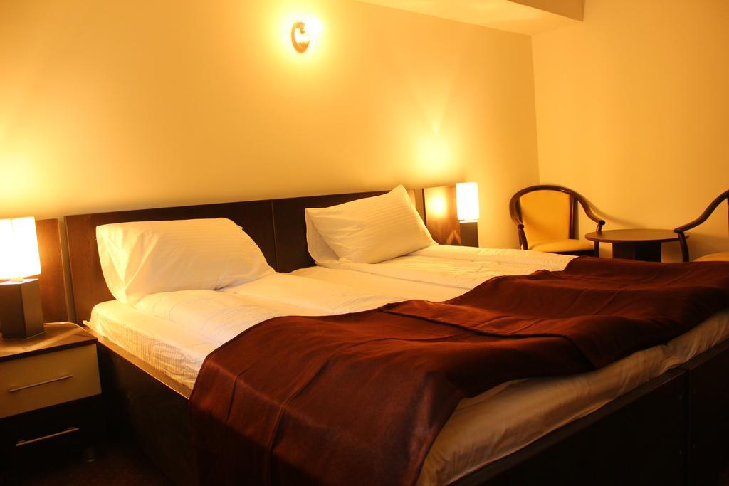 Hotel Domogled Байле Херкулане Стая снимка